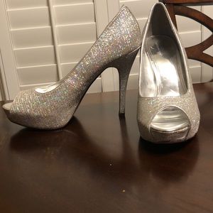 Sparkling peep toe heel
